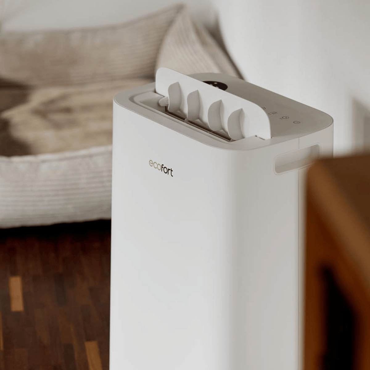 ecoQ DryAir 20L Komplettgerät mit Hygrostat, zwei Ventilationsstufen und 20l Entfeuchtungsleistung.
