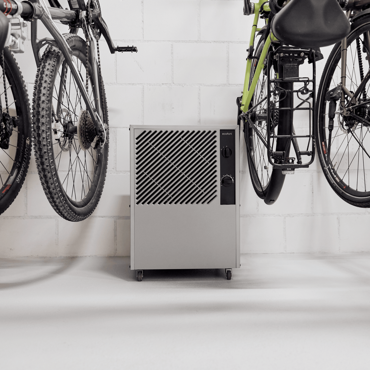 ecoQ DryAir 25L Task: Viel Leistung bei geringem Verbrauch. Entfernt Feuchtigkeit zuverlässig – ideal für grosse Wohnräume oder Lager.