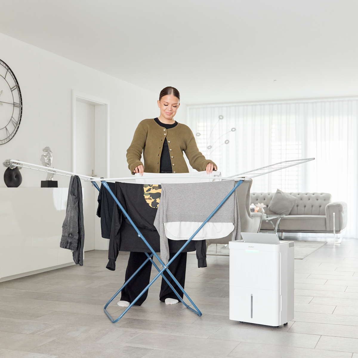 ecoQ DryAir 30L Essential – starke Entfeuchtung für grosse Wohnbereiche, zuverlässig in Keller und Hobbyraum